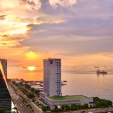 Luxury Seaside Sunset View At The Shore Mall Of Asia Apartment Manila Exterior photo